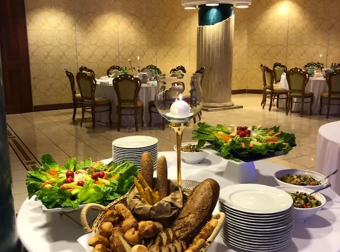 Palace - Alihotels Отель