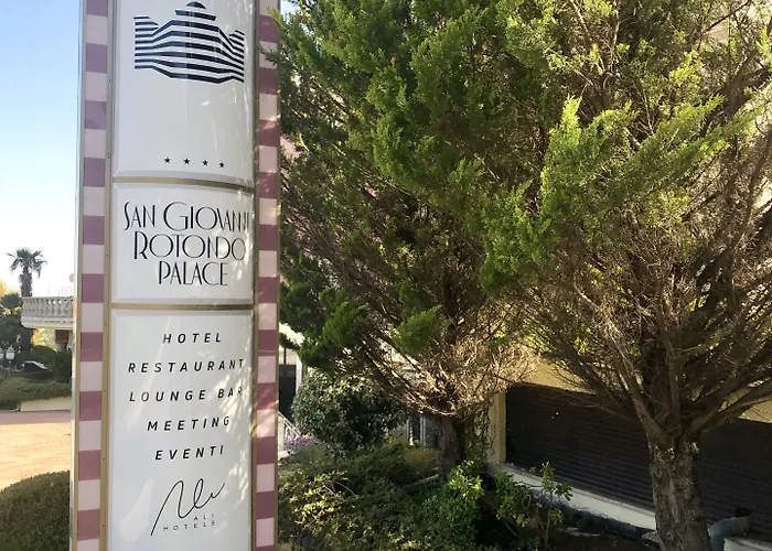 Отель Palace - Alihotels 4*