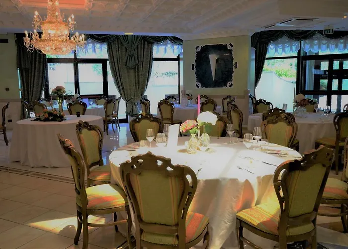 Отель Palace - Alihotels