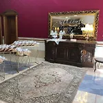 Ali - Palace