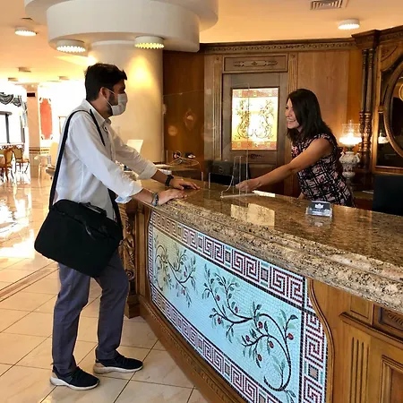 Hotel Palace - Alihotels