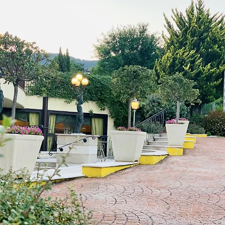 Ali - Palace فندق سان جيوفاني روتوندو
