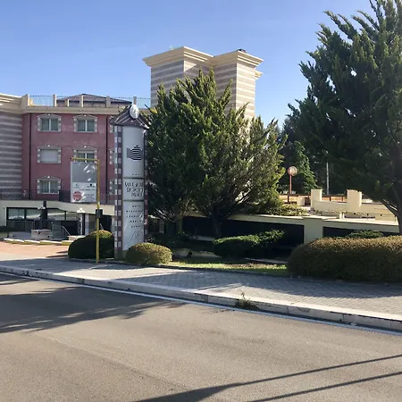 Ali - Palace Hotel