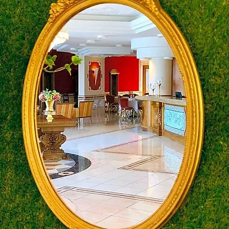 Ali - Palace 4*