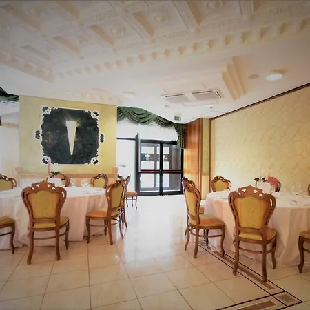 Palace - Alihotels 호텔 4*